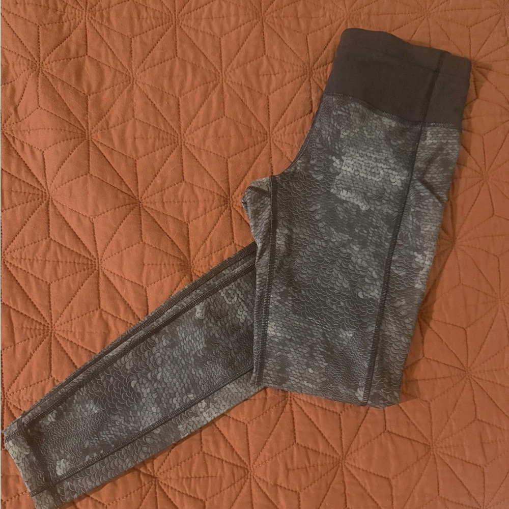 Lululemon sequin print running leggings size 4
